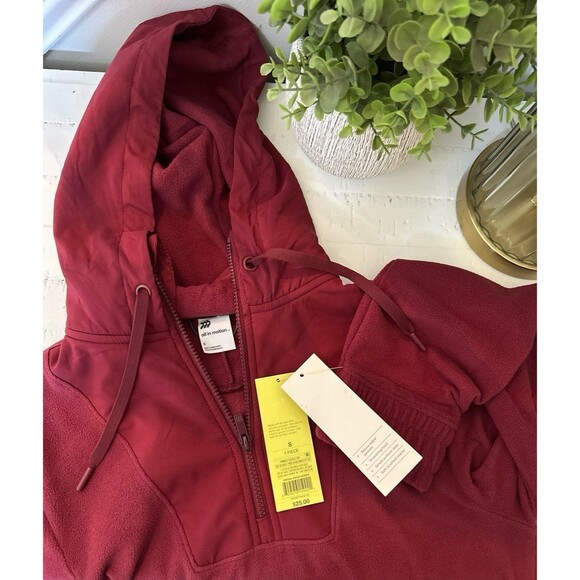 NWT Men’s Red Hoodie Fleece Hooded Sweatshirt Recycled Sustainable Sz Small - Picture 1 of 9